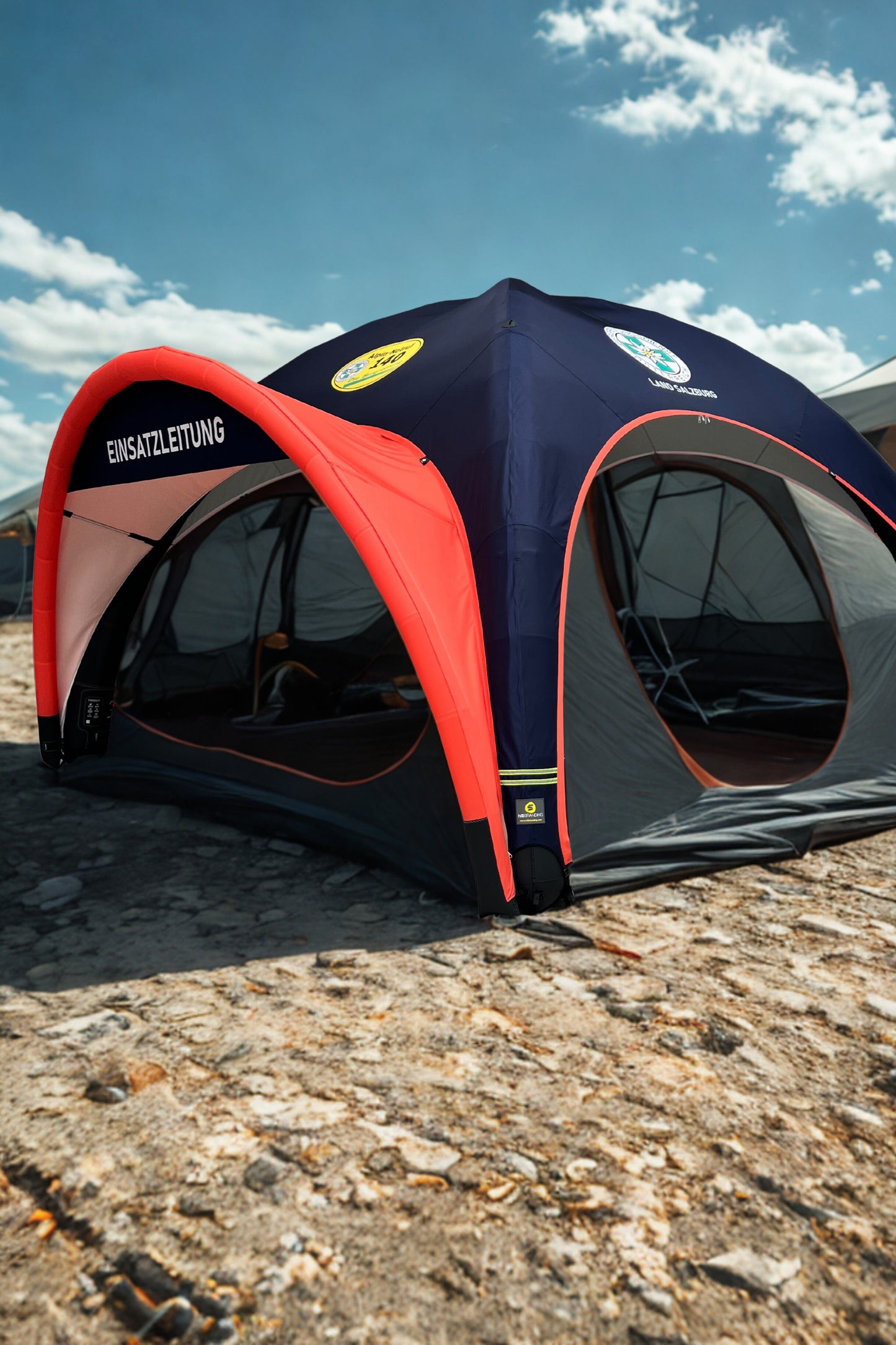 Square Tent PRO im Einsatz bei der österreichischen Bergrettung wetterfest und in wenigen Minuten einsatzbereit