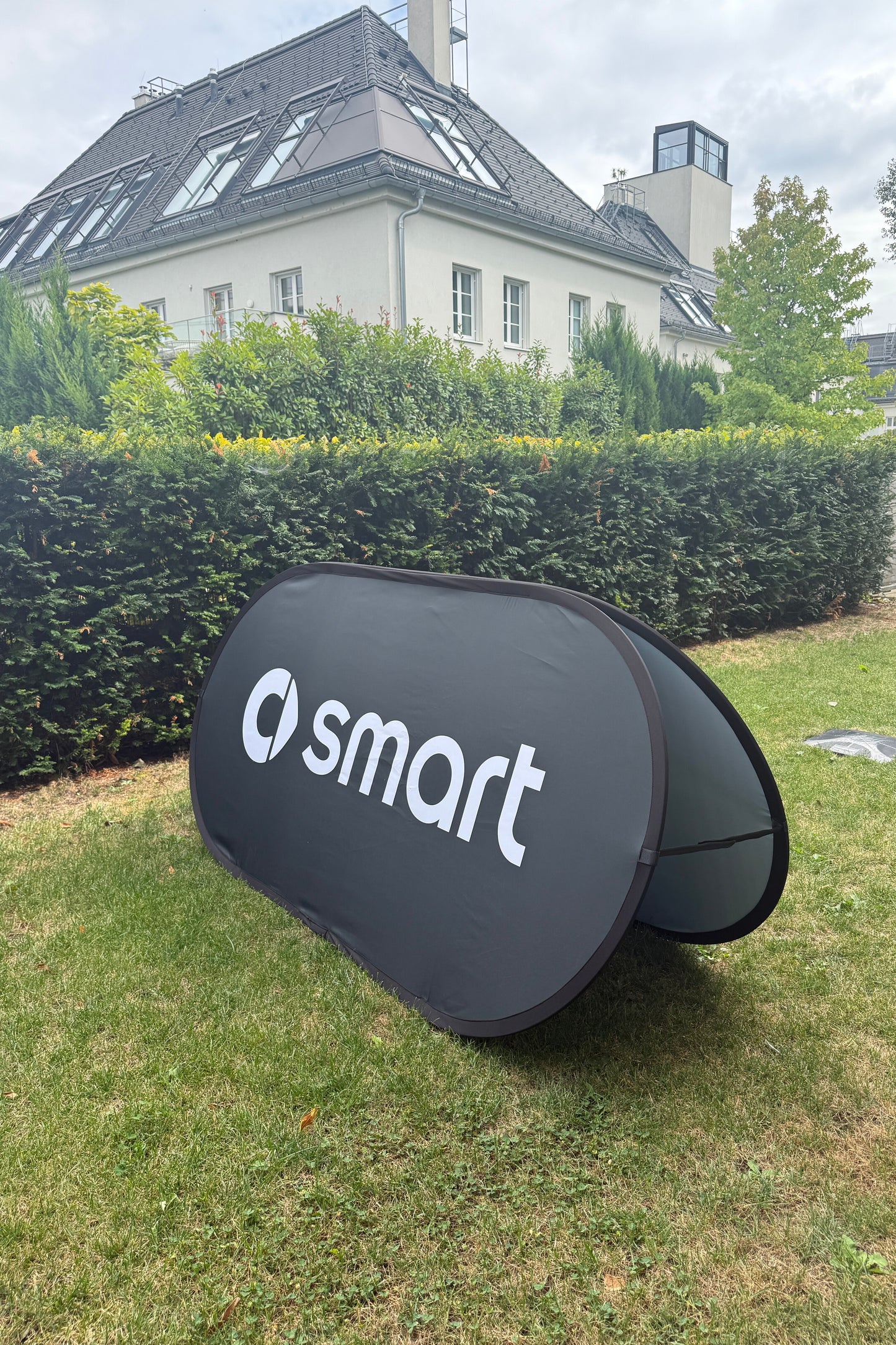 Quickbanner von hi5branding als leichtes mobiles Werbesystem mit brillantem Druck und stabilem Standfuß