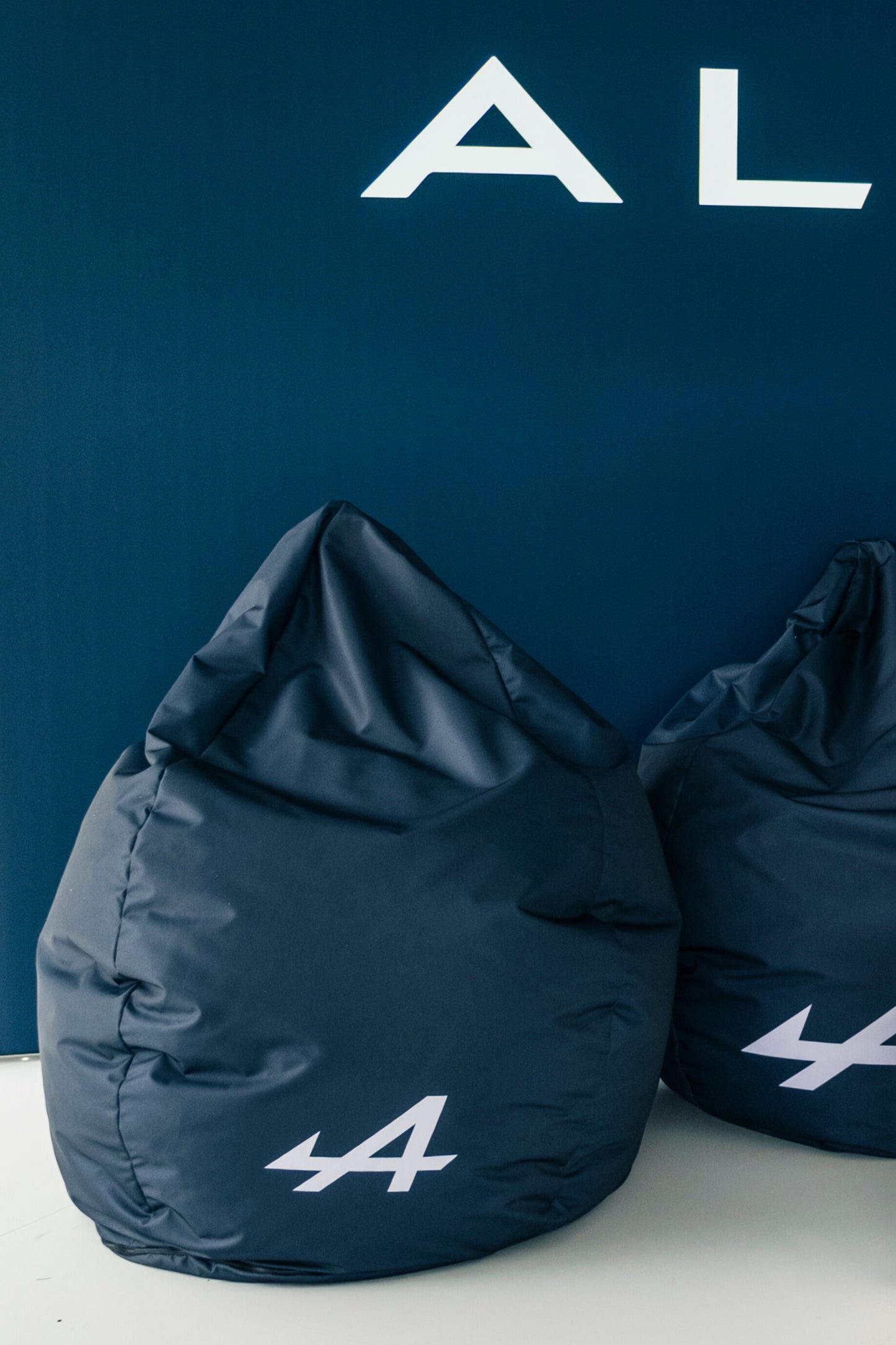 Sitzsack von hi5branding im Einsatz bei Event als bequeme und individuell gebrandete Sitzgelegenheit