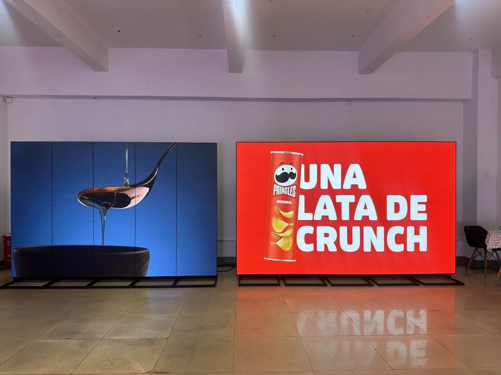 Eine Displaywand wie aus einem Guss: das neue Seamless LED Poster