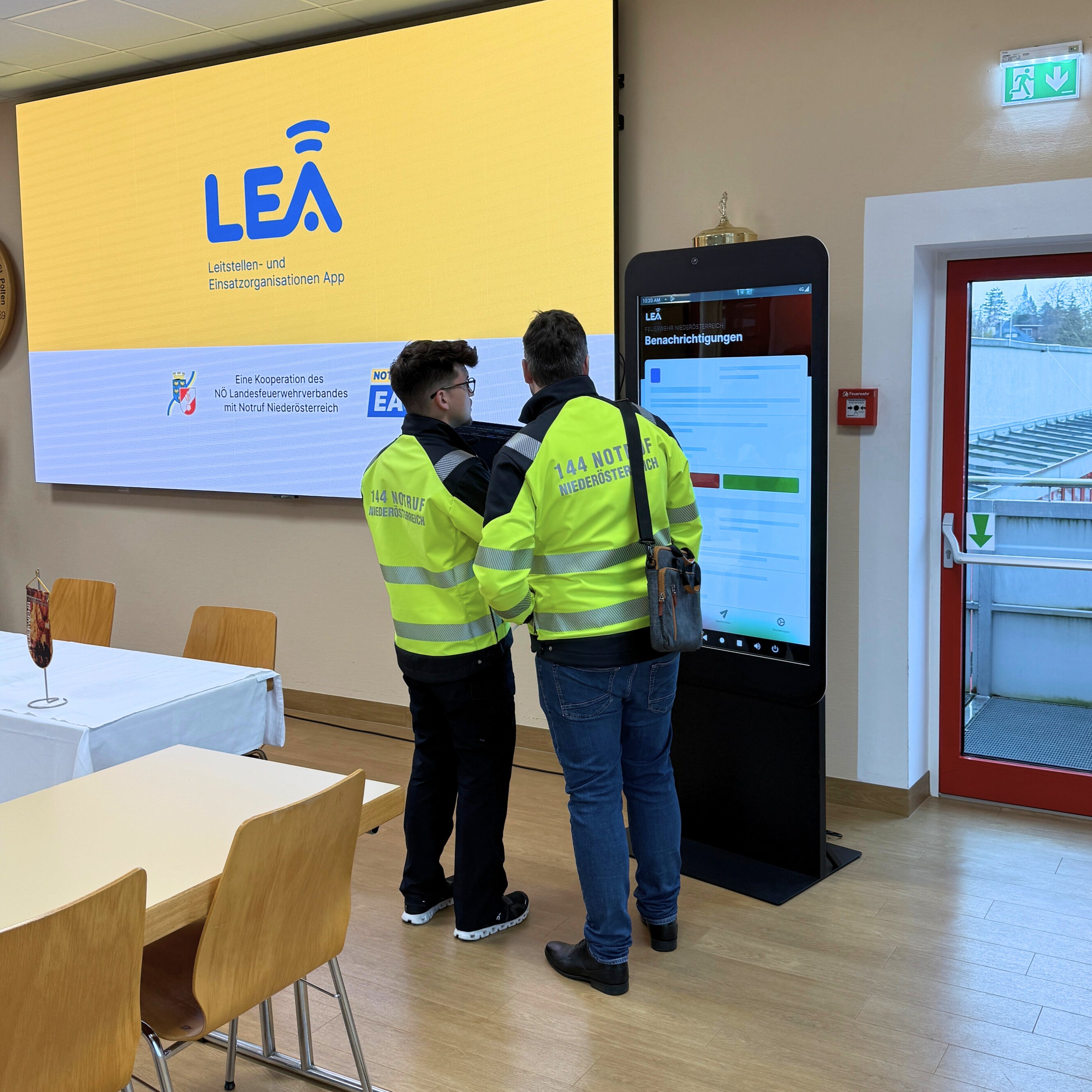 Produktabbildung: hi5 DIGI STELE Touch im Einsatz für LEA (Leitstellen- und Einsatzorganisationen App)