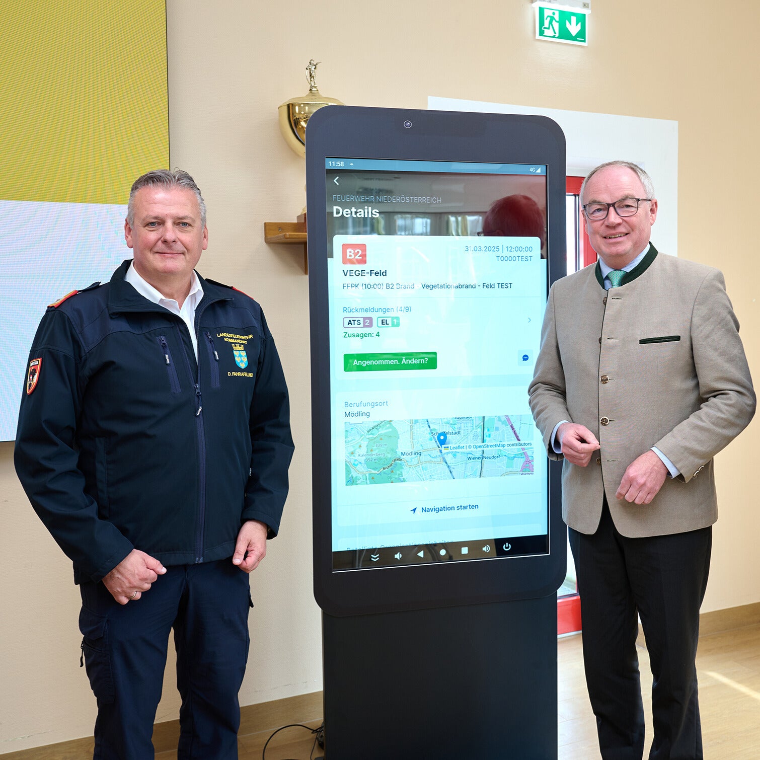 Produktabbildung: hi5 DIGI STELE Touch im Einsatz für LEA (Leitstellen- und Einsatzorganisationen App)